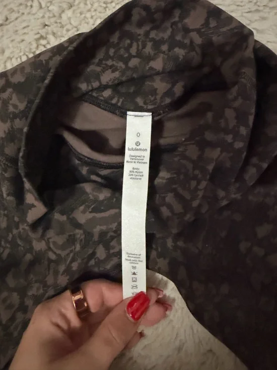 Size 0-2 Lululemon legging bundle - Picture 6 of 8